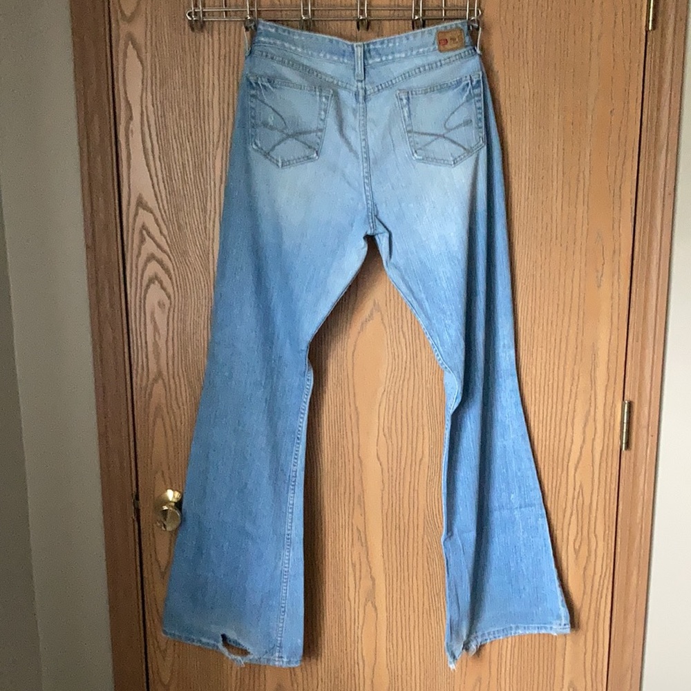 Women's Buckle BKE: "STAR STRETCH" Flare Jeans - Picture 7 of 7